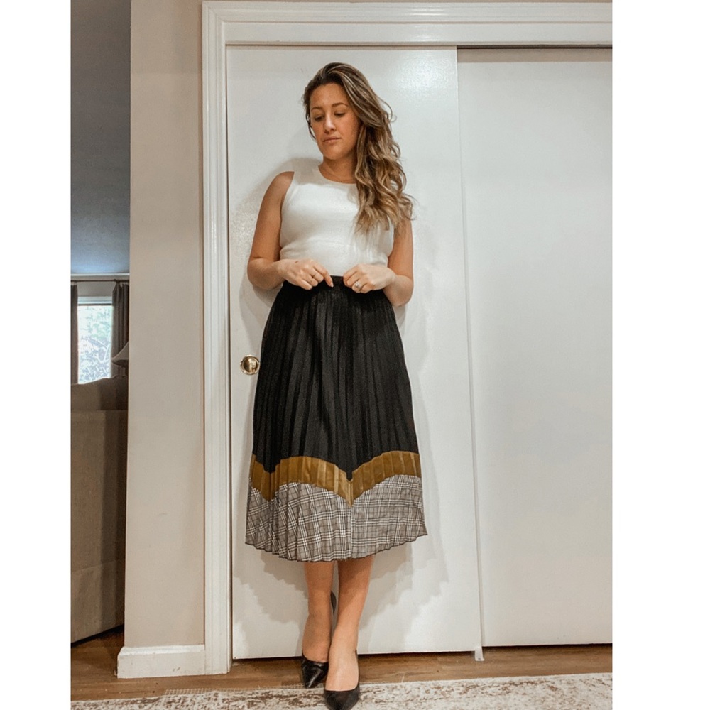 Pleated midi skirt